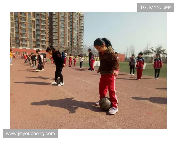 吴娜独家解析足球技巧与战术分享助你提升球技与观赛体验